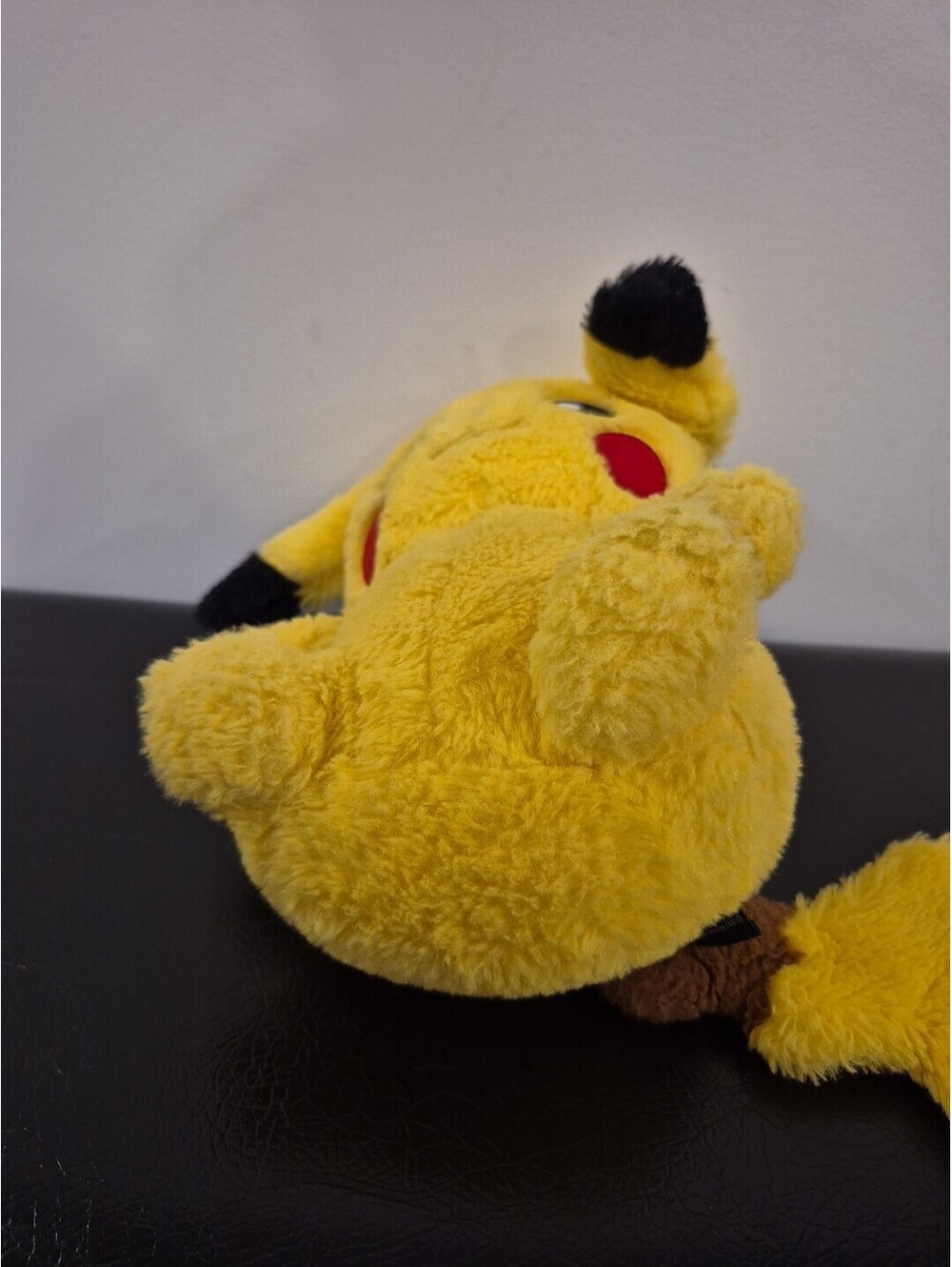 Pokemon Pikachu Plush Droppy Ears Move Up When Hands Pressed 1997 Black Label - Picture 6 of 9